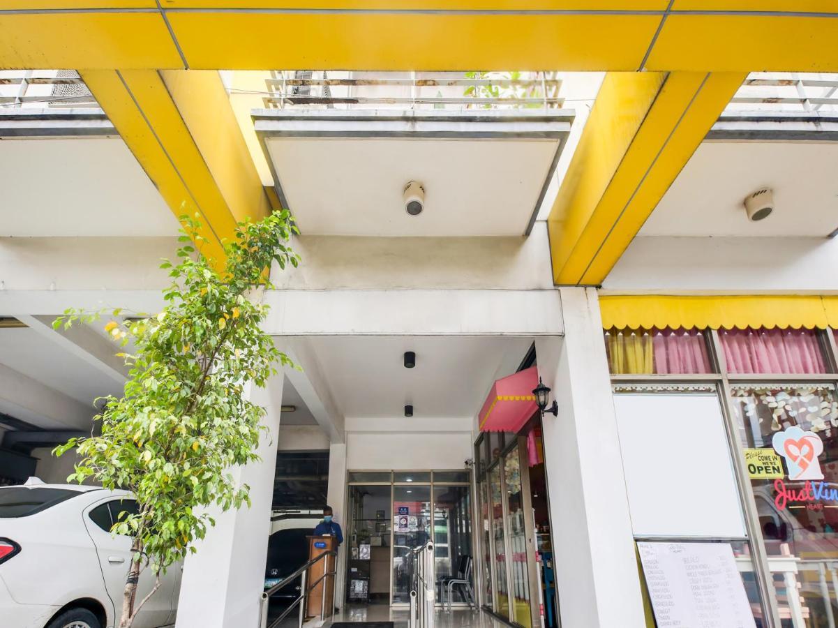 Oyo 893 Dian Suites Makati Manila Exteriér fotografie
