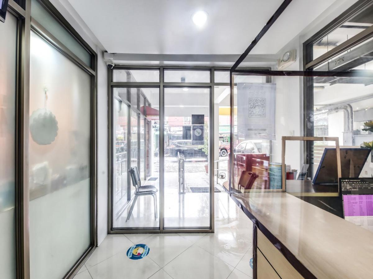Oyo 893 Dian Suites Makati Manila Exteriér fotografie