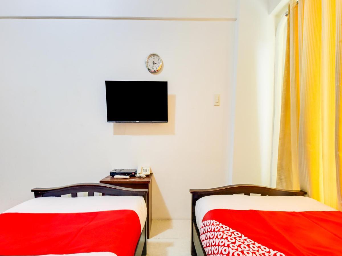 Oyo 893 Dian Suites Makati Manila Exteriér fotografie