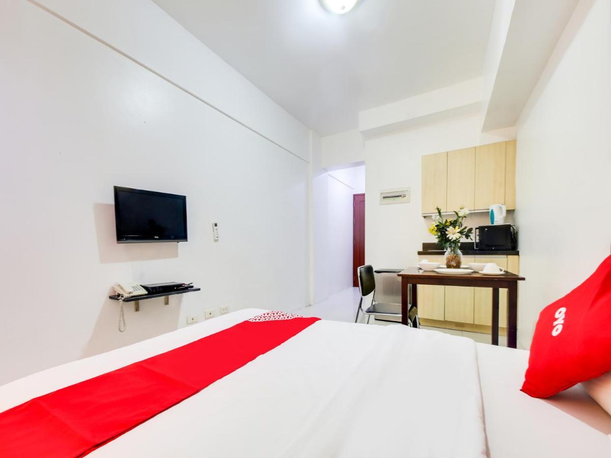 Oyo 893 Dian Suites Makati Manila Exteriér fotografie