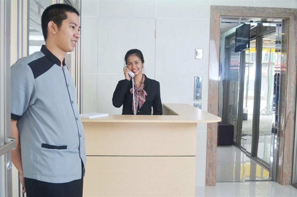 Oyo 893 Dian Suites Makati Manila Exteriér fotografie