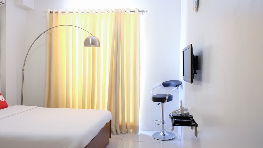 Oyo 893 Dian Suites Makati Manila Exteriér fotografie