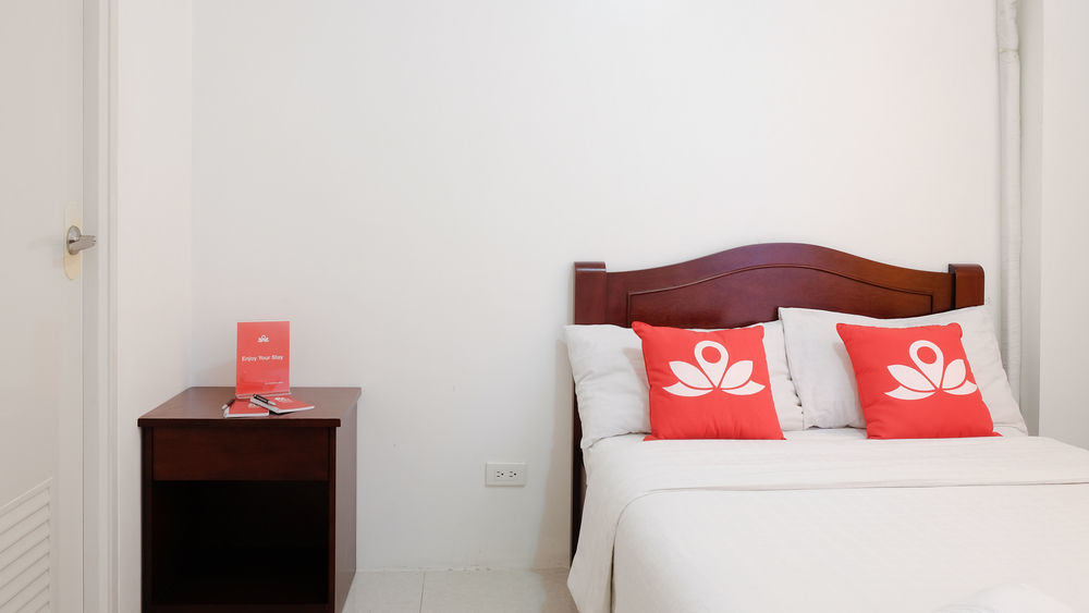 Oyo 893 Dian Suites Makati Manila Exteriér fotografie