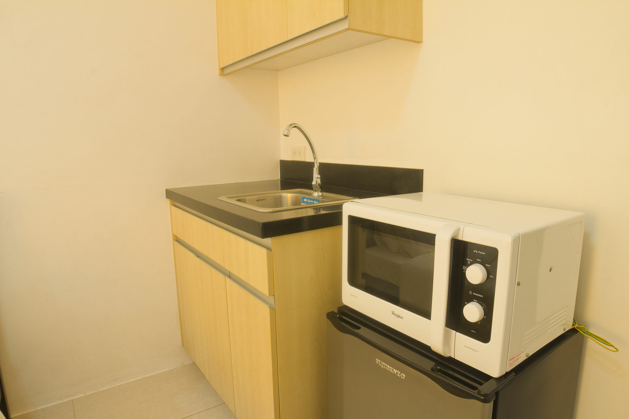 Oyo 893 Dian Suites Makati Manila Exteriér fotografie